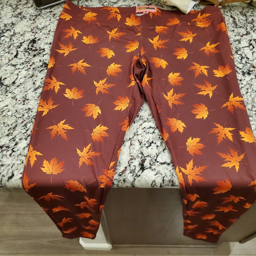 Fall, Thanksgiving leggings, auburn with orange leaves, size XL, tipsy elves